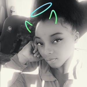 Meet your Posher, Bee